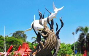 kelebihan tinggal di surabaya